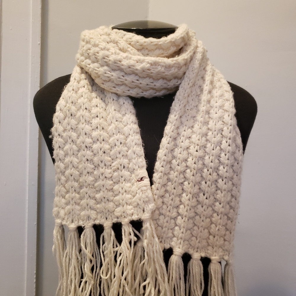 Hollister Cable Knit Scarf